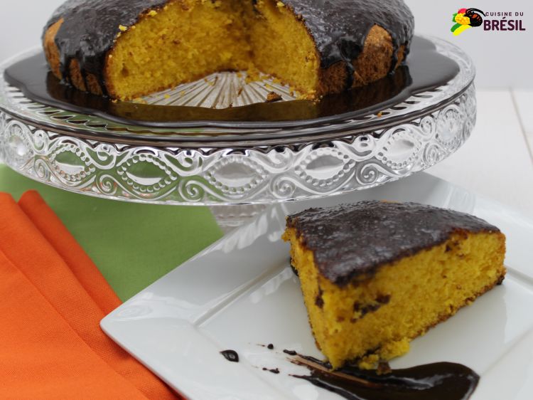 Gâteau aux carottes facile avec nappage au chocolat