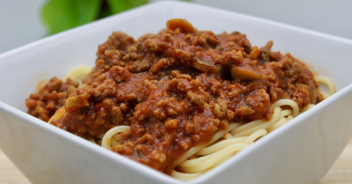 Sauce à la bolognaise, la véritable - Recette italienne et vidéo