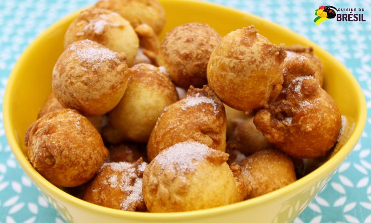 Gâteaux de pluie saupoudrés avec un mélange de sucre et cannelle.