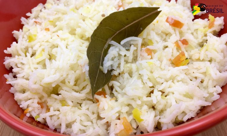 Riz basmati cuit au microonde avec du poireau et de la tomate